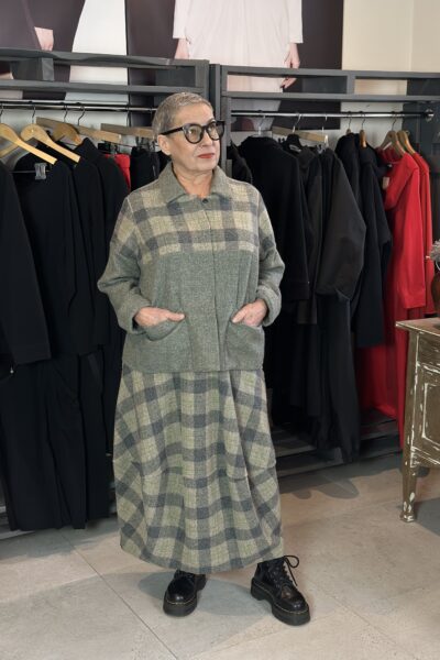 KRATA - wełniany żakiet w odcieniach zieleni i beżu