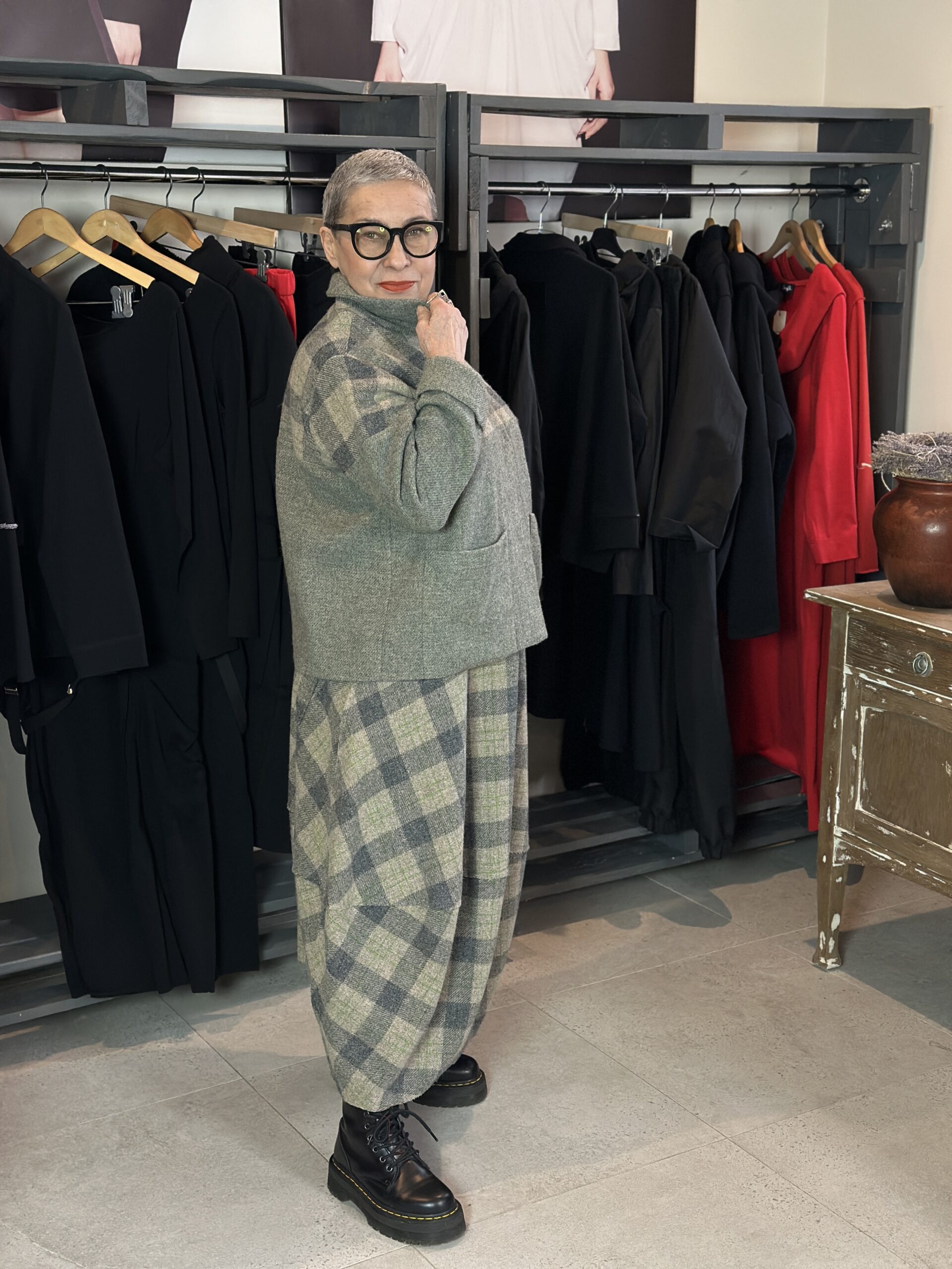 KRATA - wełniany żakiet w odcieniach zieleni i beżu - obrazek 4