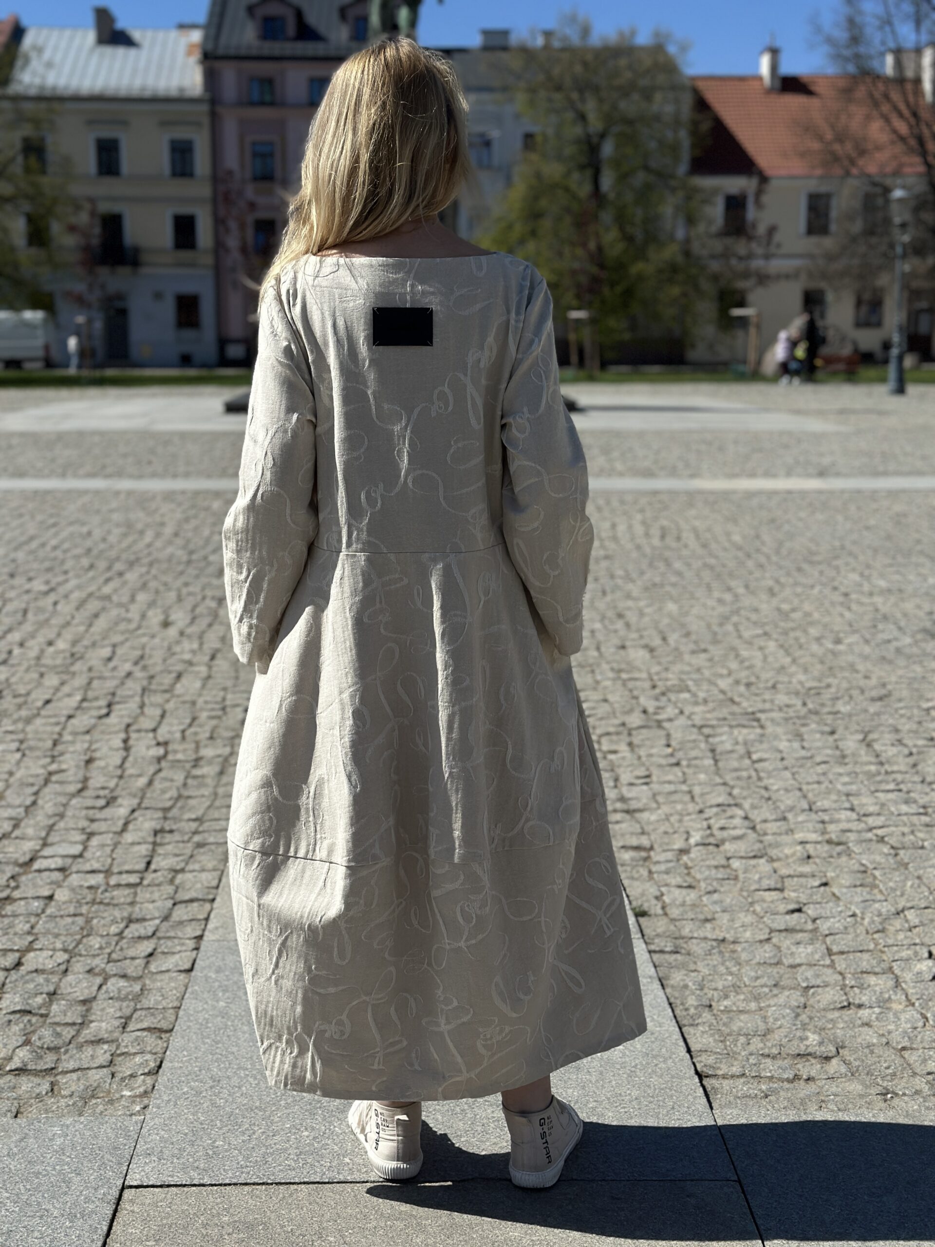 Lola – sukienka młynarka bombka we wzory - obrazek 2