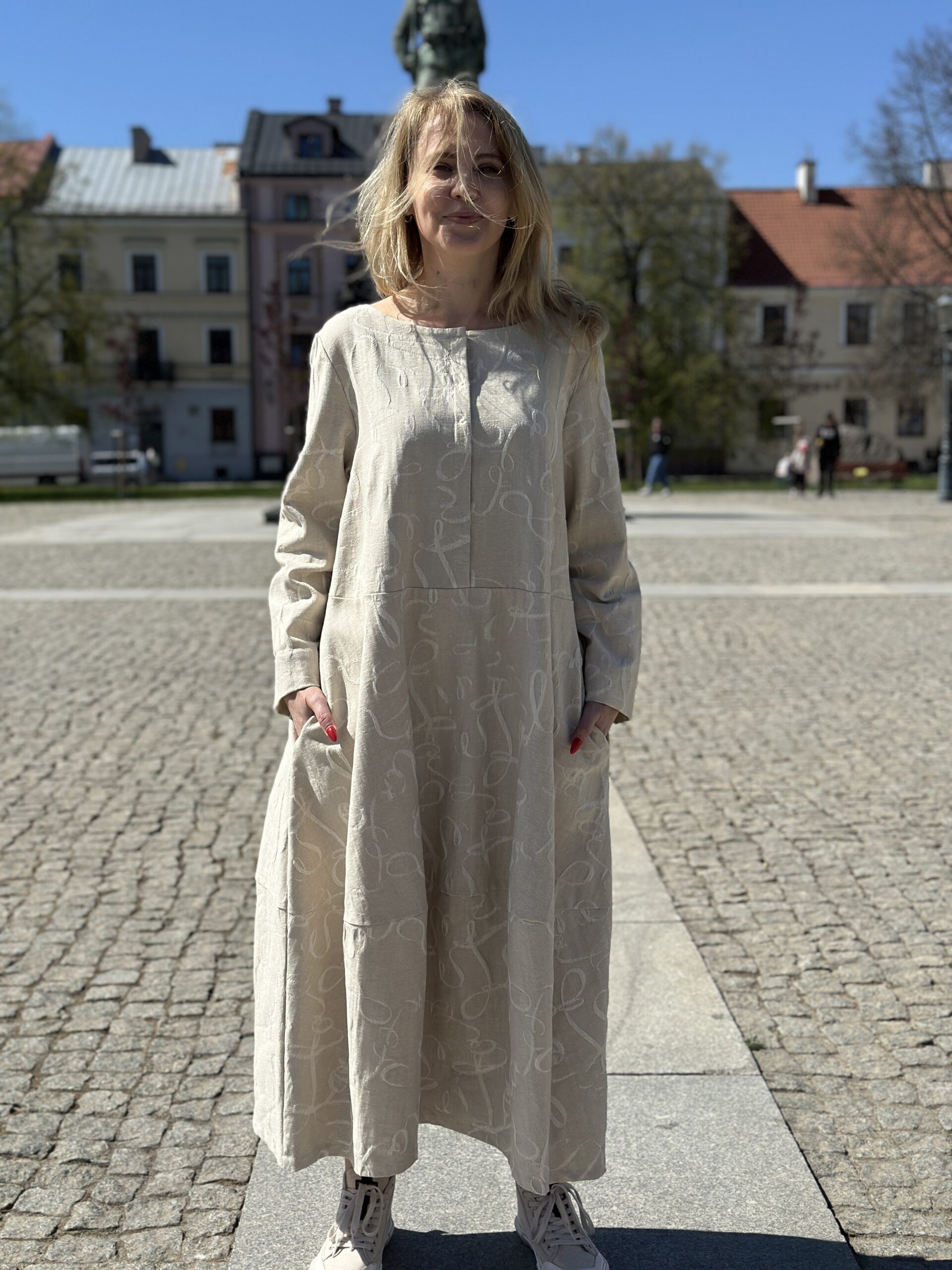 Lola – sukienka młynarka bombka we wzory - obrazek 1