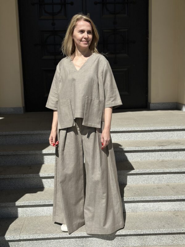 Piaskowa Architektura - bawełniane spodnie z szeroką nogawką i zakładkami - obrazek 2