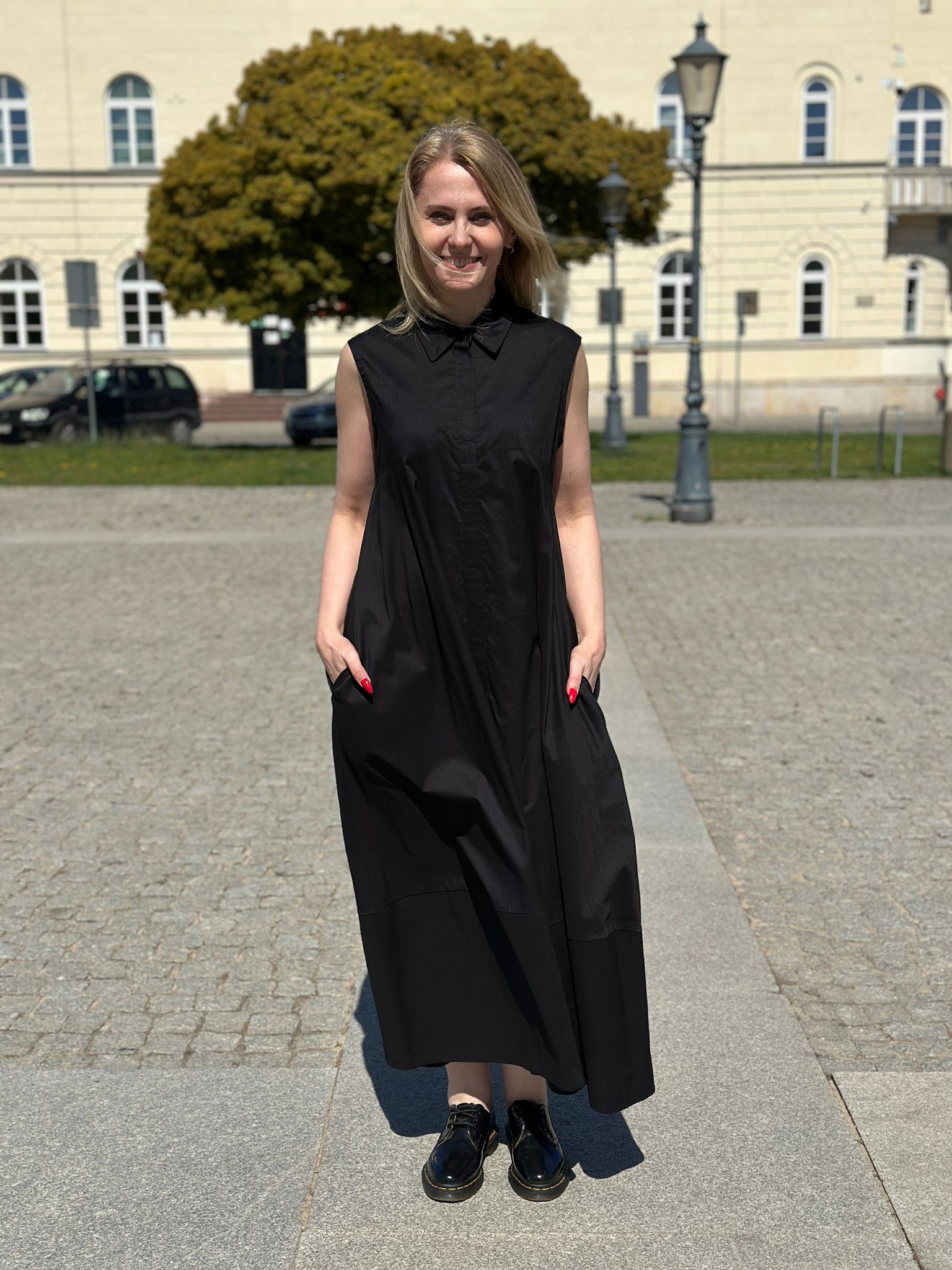 Koszulina – bawełniana sukienka koszulowa bez rękawów o kroju maxi - obrazek 1