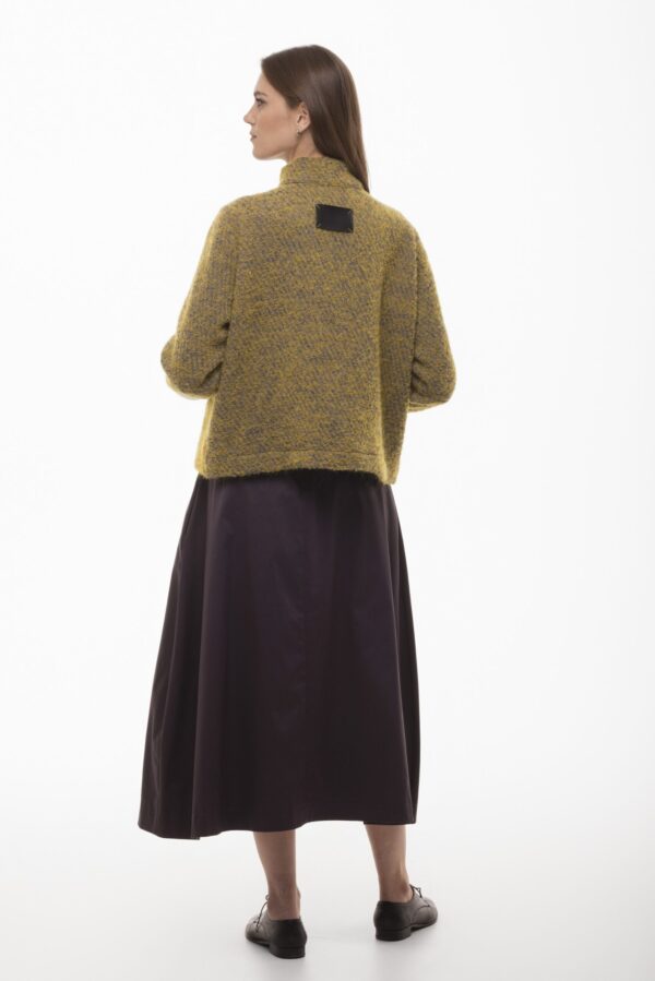 Kaskada - bawełniana spódnica o klasycznym kroju z zakładkami - obrazek 3