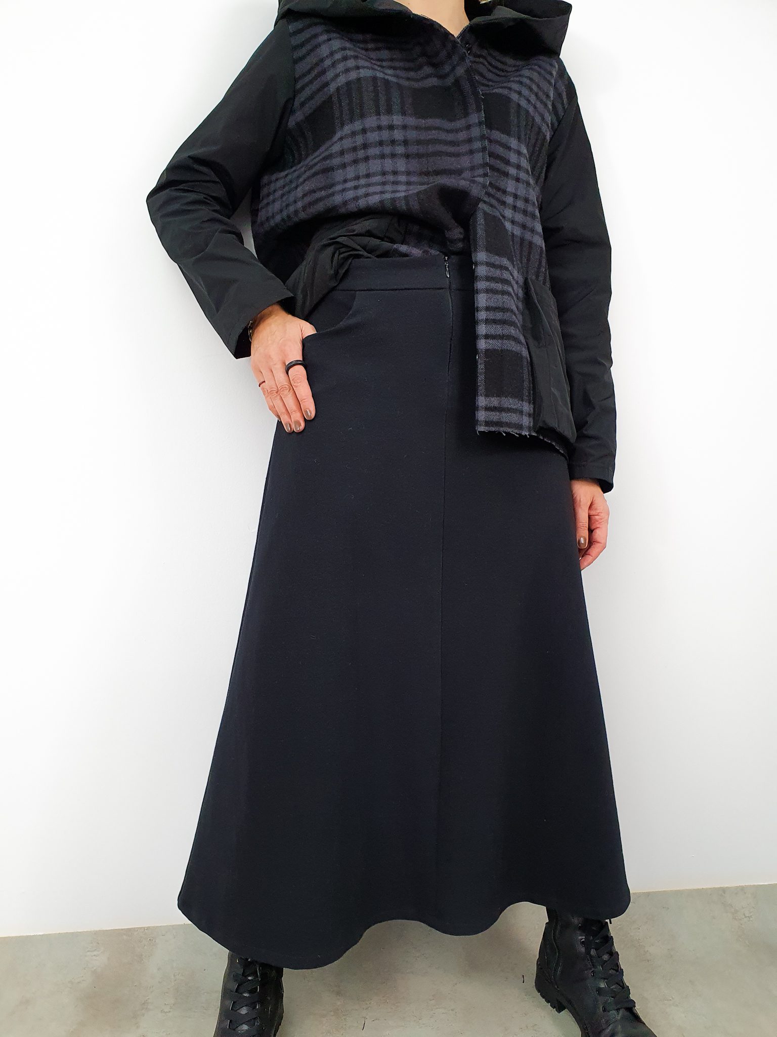 Moda Autorska Slow Fashion BezAle - bezale spodnica panienka z okienka1 1