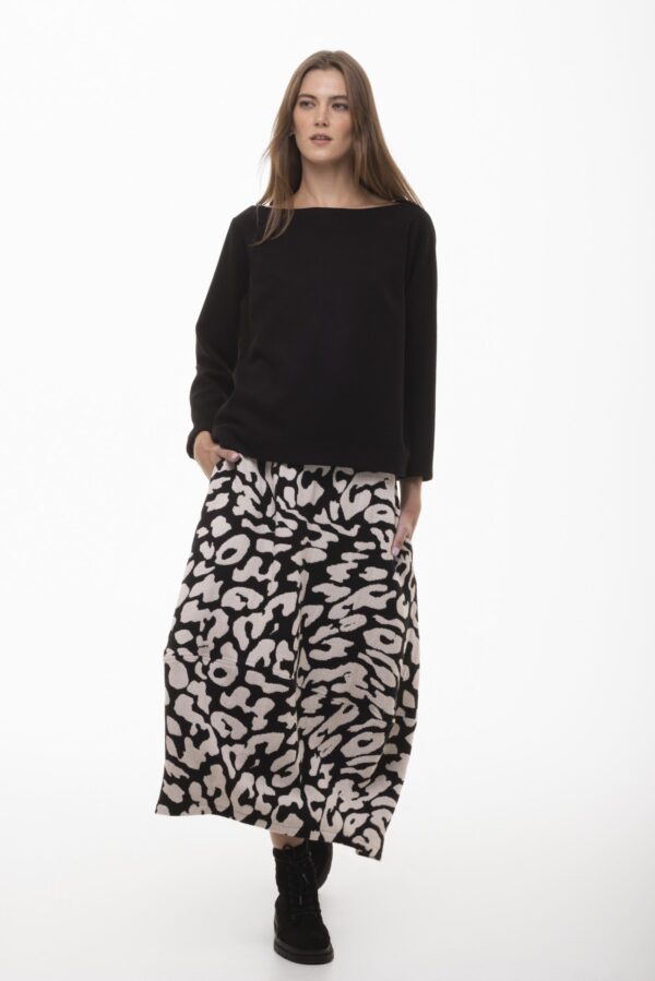 Więź - bawełniana spódnica o kroju bombki w biało-czarne wzory - obrazek 3
