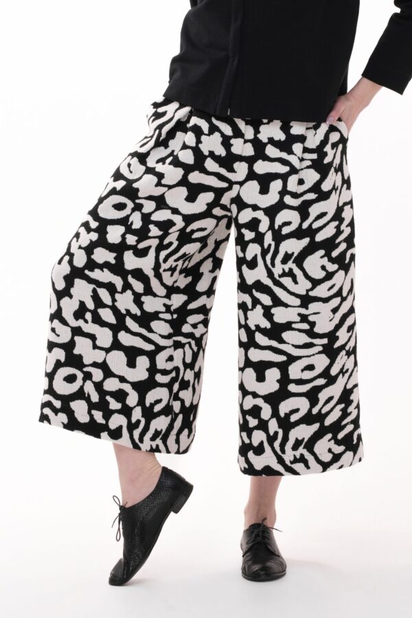 RYTMY - bawełniane spodnie o szerokim kroju - obrazek 3