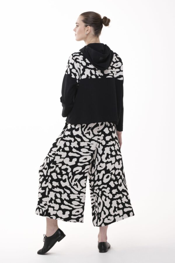 RYTMY - bawełniane spodnie o szerokim kroju - obrazek 2