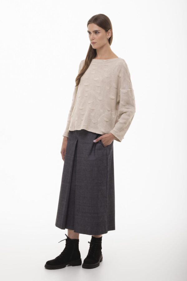 Kora - beżowy sweter oversize z kieszeniami - obrazek 3