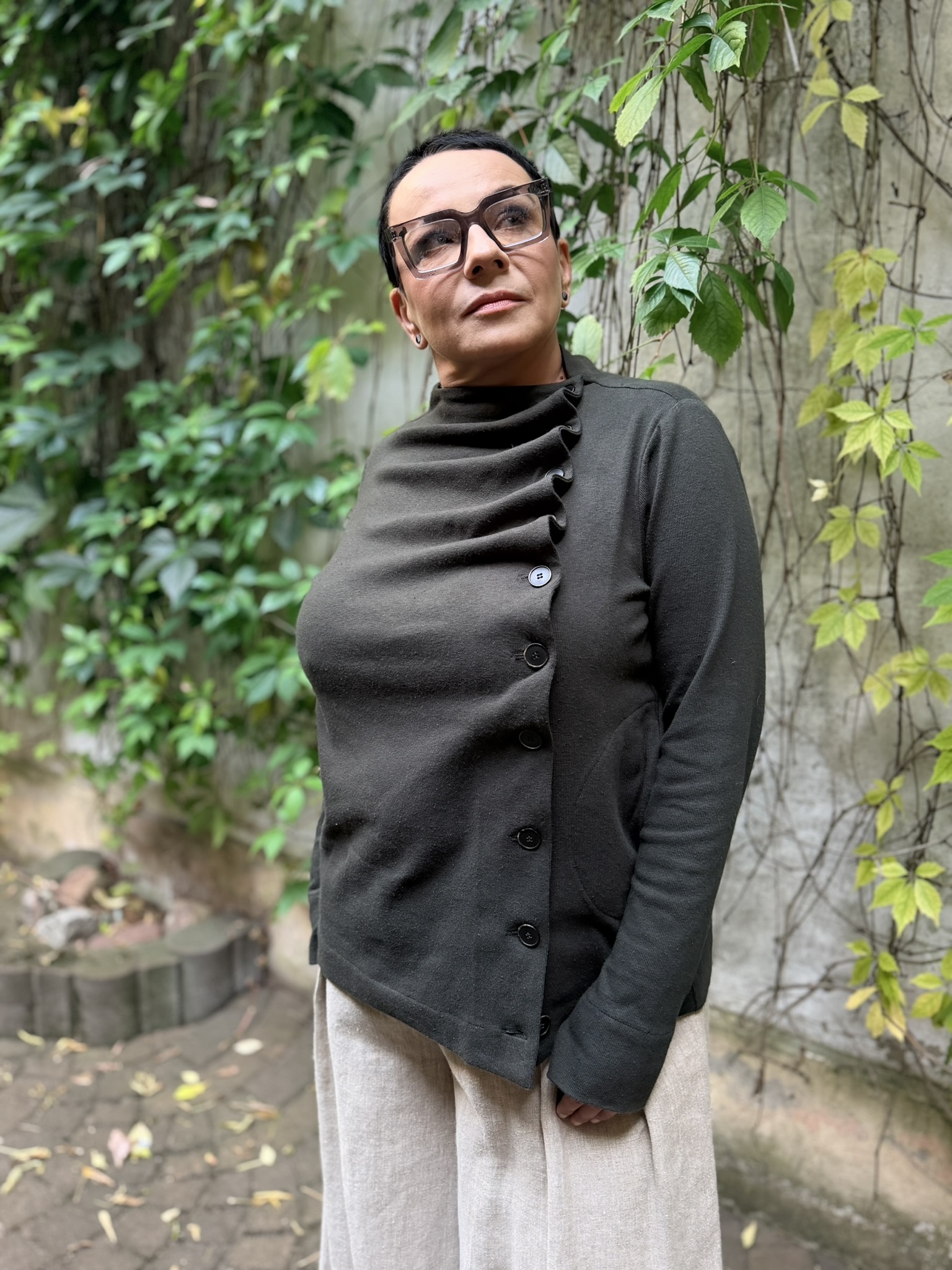 niuans sweter khaki bezale