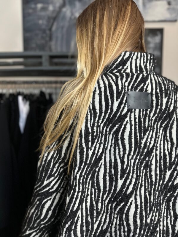 Moda Autorska Slow Fashion BezAle - plaszcz zebra bezale 3